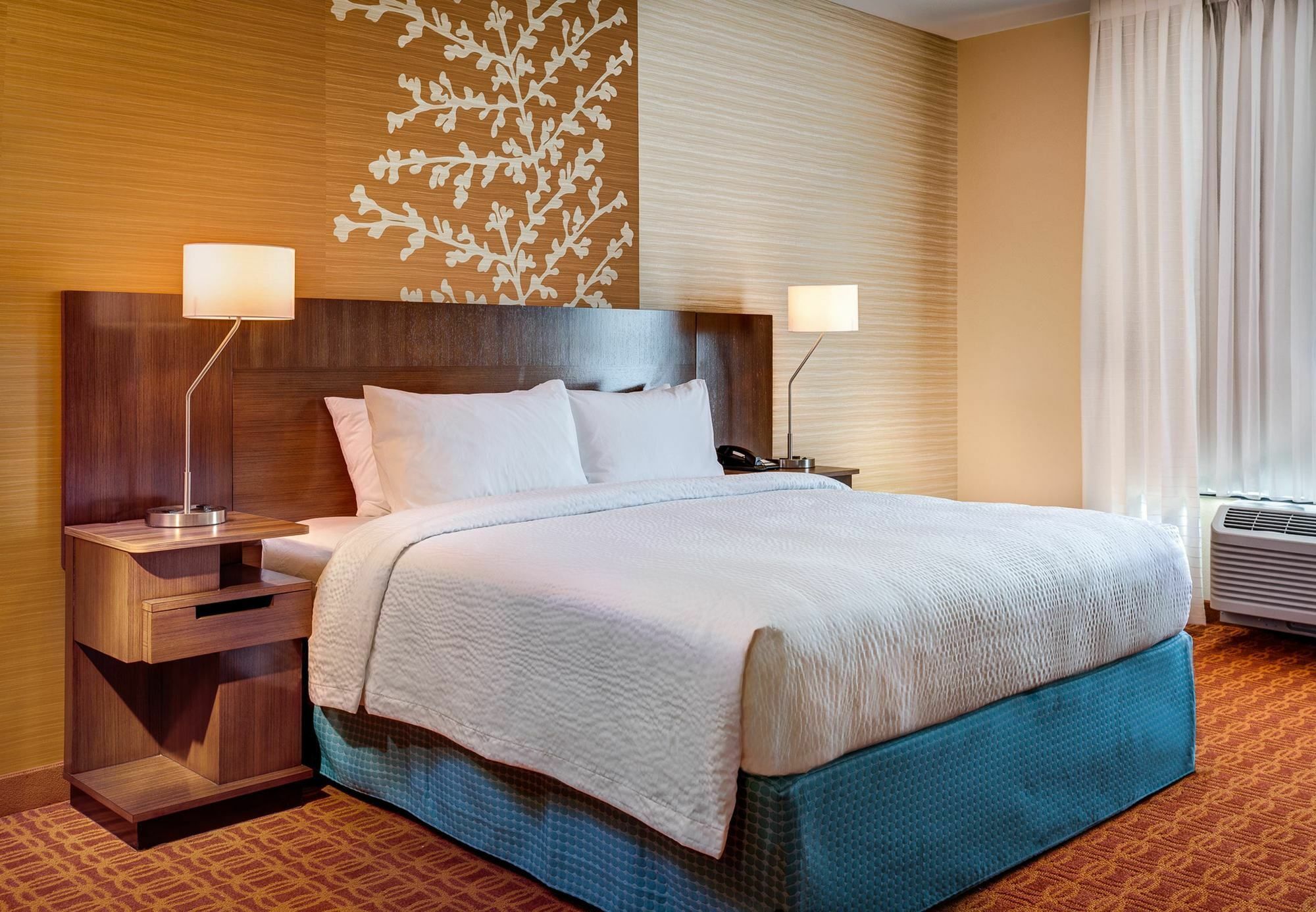 Fairfield & By Marriott Downtown/center